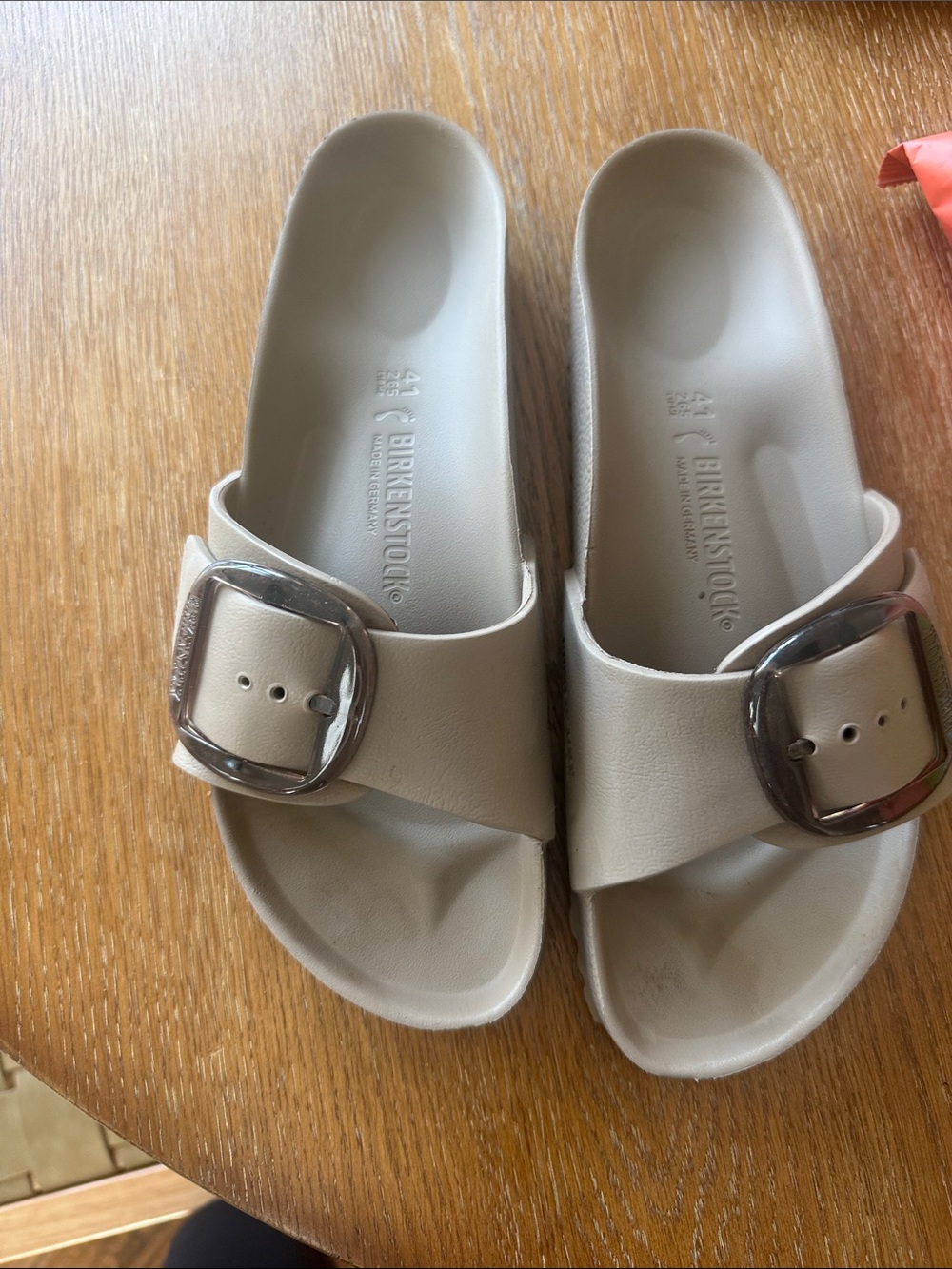 Birkenstock Slide Sandals in Light Beige with Big Buckle